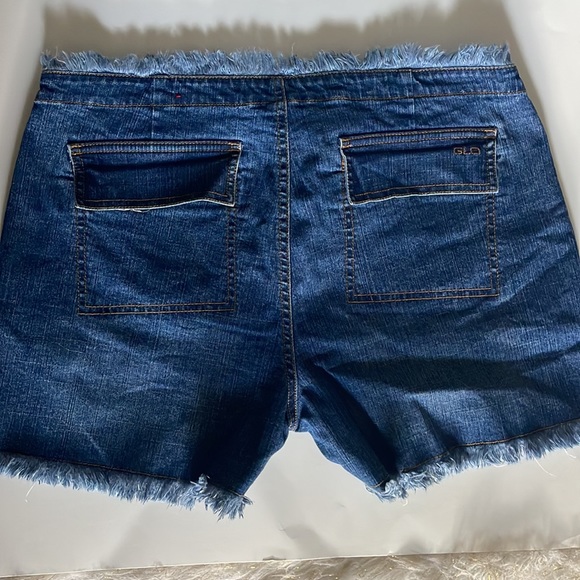 Glo Denim Shorts - Picture 3 of 4